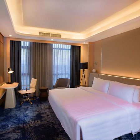 Best Western Plus Metro Clark Angeles Exterior foto
