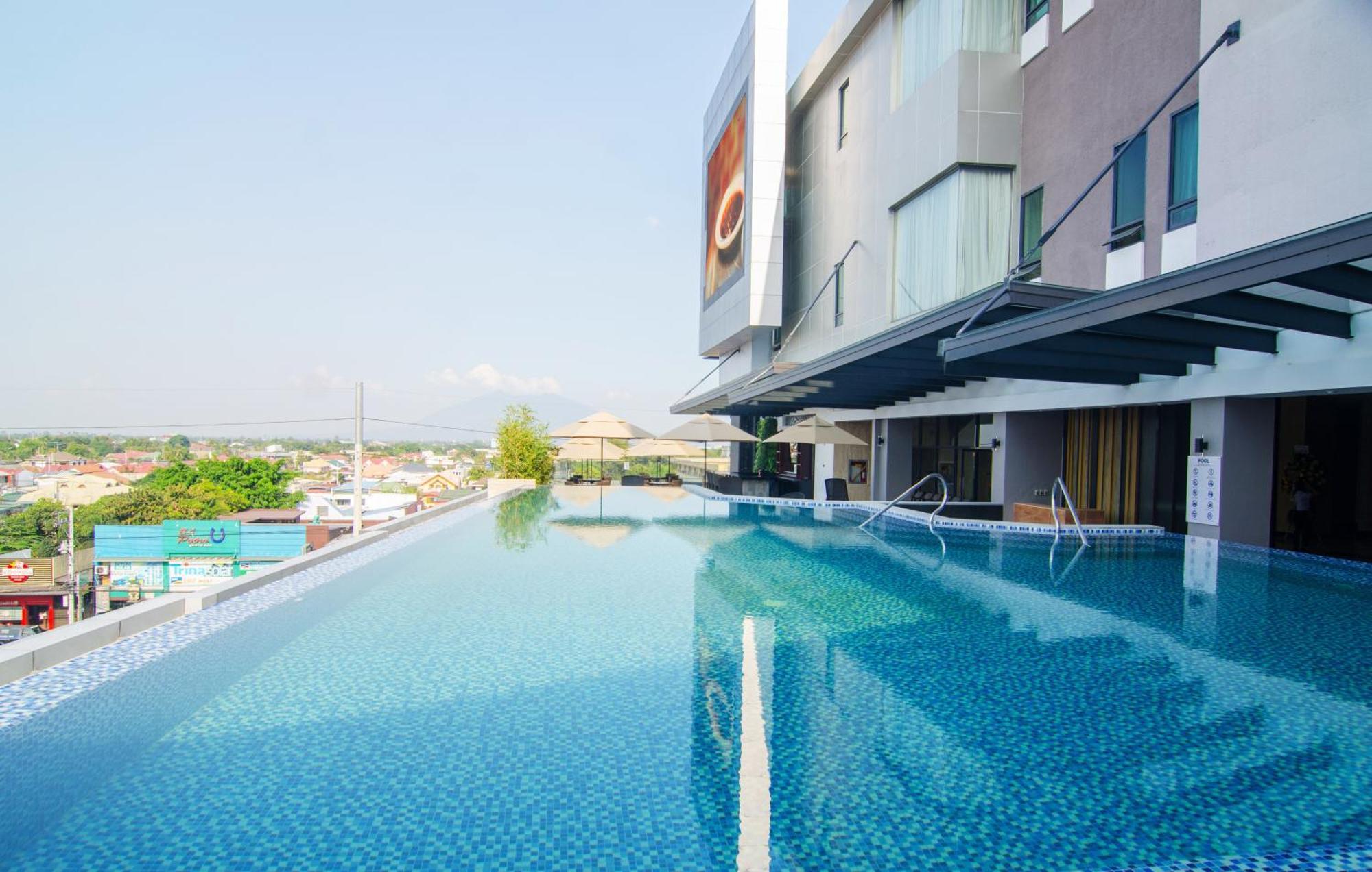 Best Western Plus Metro Clark Angeles Exterior foto