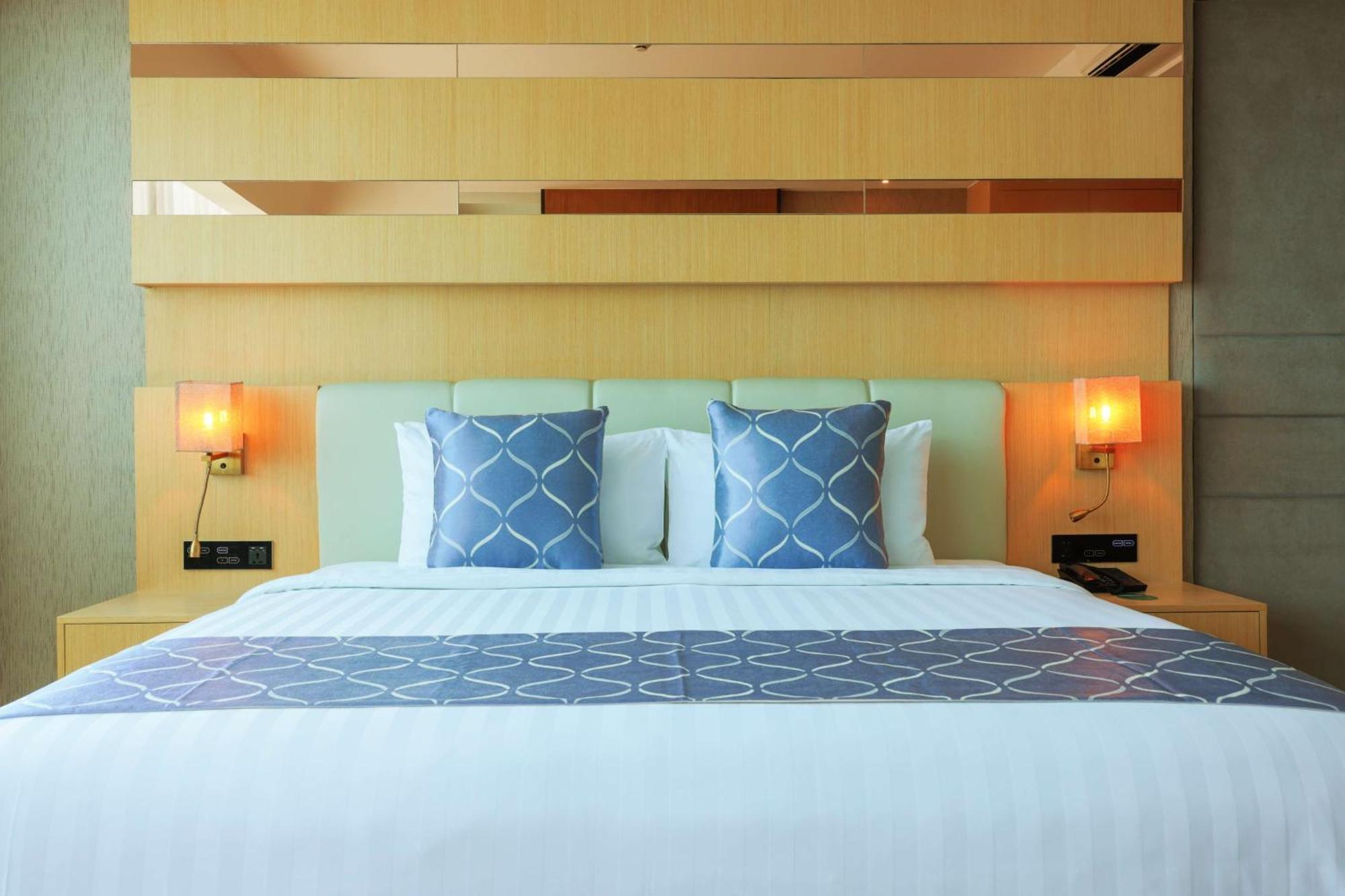 Best Western Plus Metro Clark Angeles Exterior foto