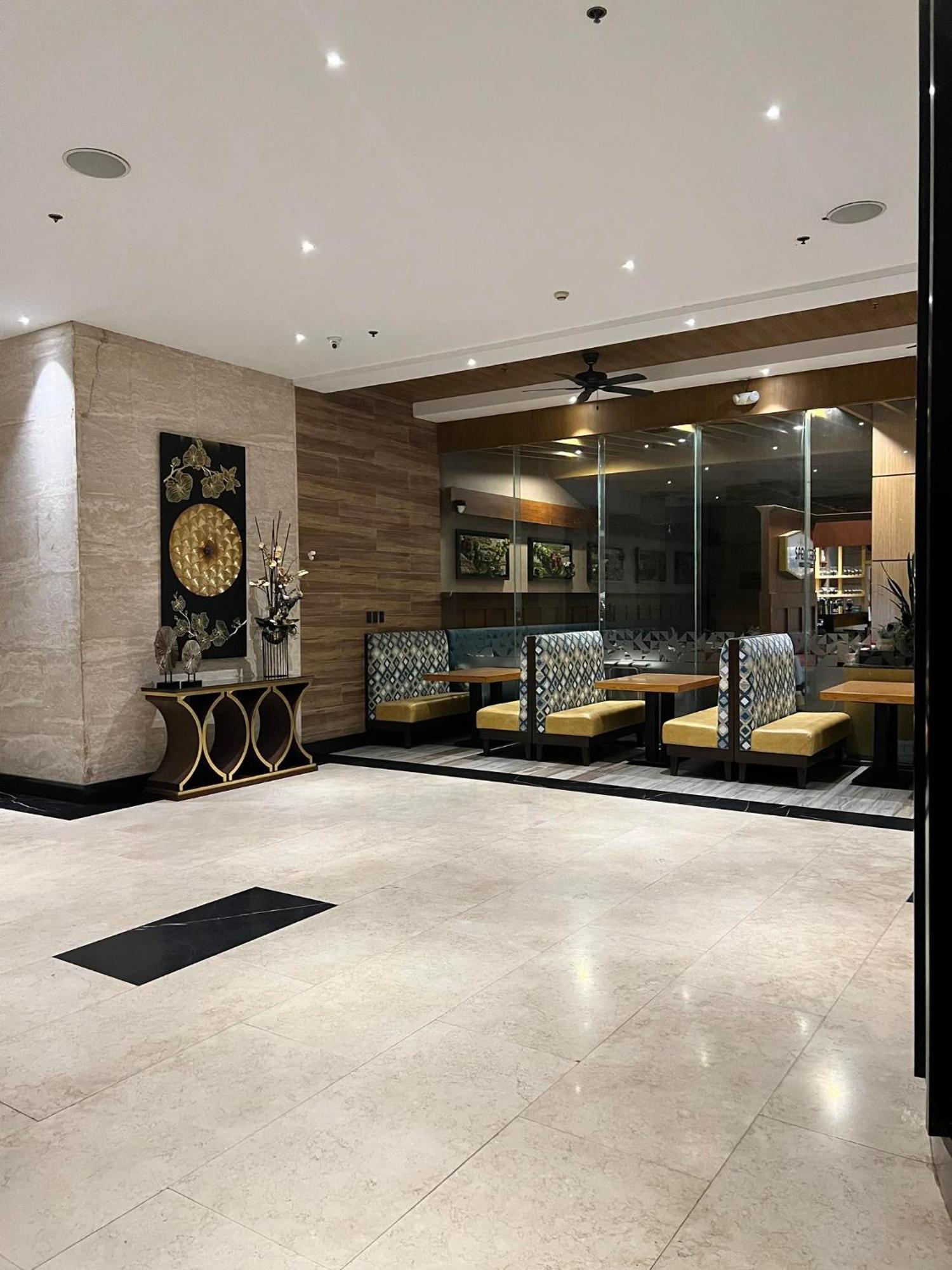 Best Western Plus Metro Clark Angeles Exterior foto