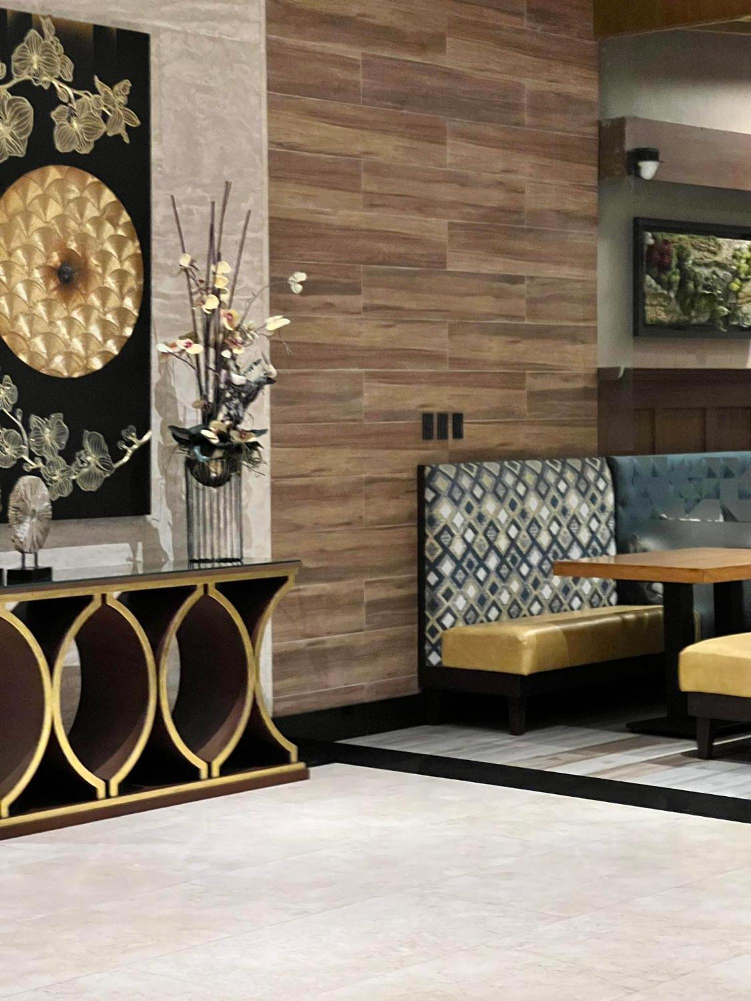 Best Western Plus Metro Clark Angeles Exterior foto